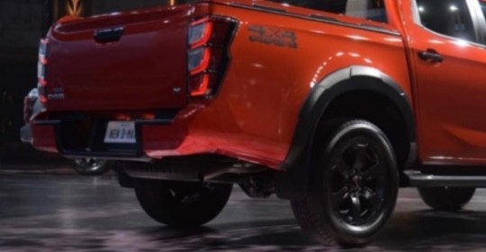 Stops LED Stops LED Isuzu D-Max — Diseño Moderno (ahumado o rojo)