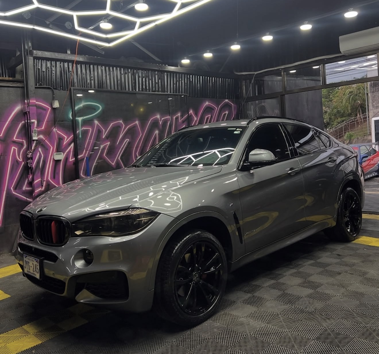 BMW X6 — Blackout & Caliper Cerámico 1