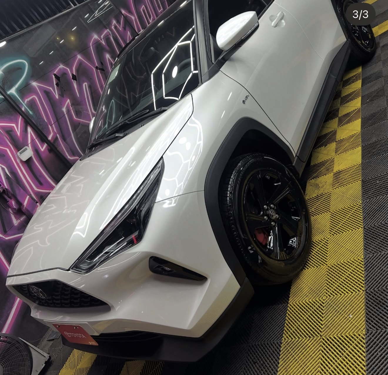 Toyota Yaris Cross 2025 — Piano Black & Caliper Cerámico Rojo 3