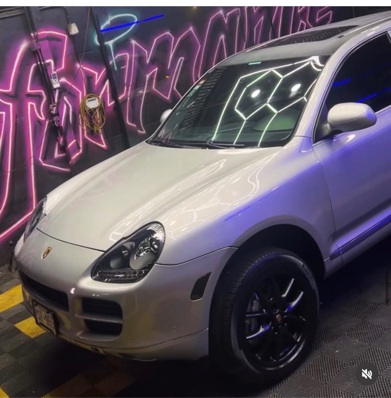 Porsche Cayenne — Blackout & Aros Satin 1