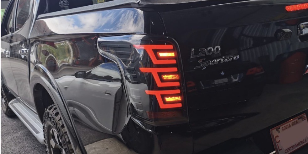 Stops LED Stops LED Mitsubishi L200 — LED Secuencial Direccional