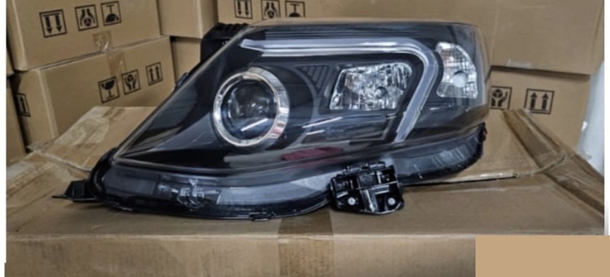 Lupas Toyota Fortuner 2012-2015 — Negro
