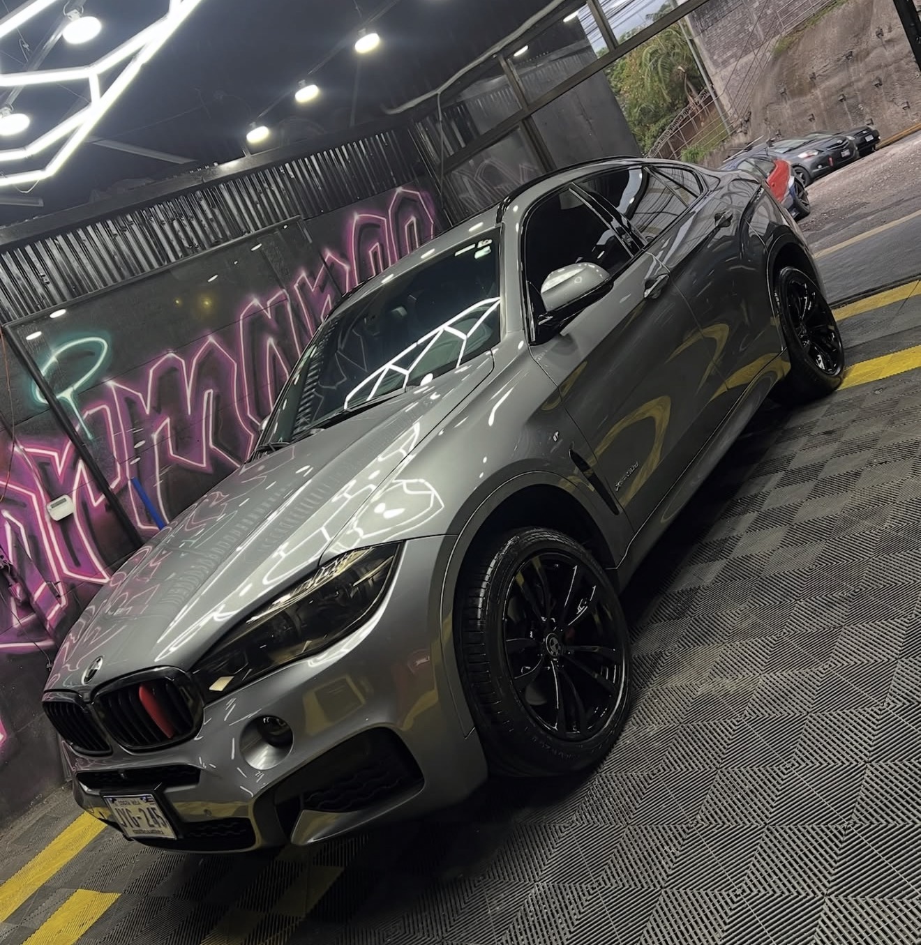 BMW X6 — Blackout & Caliper Cerámico 3