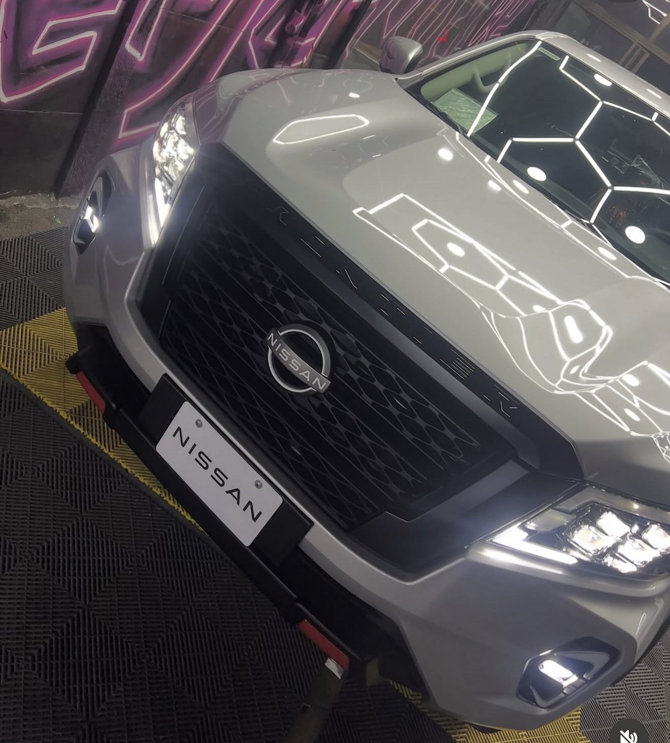 Nissan Frontier 2025 — Accesorios Look Pro 4X 3